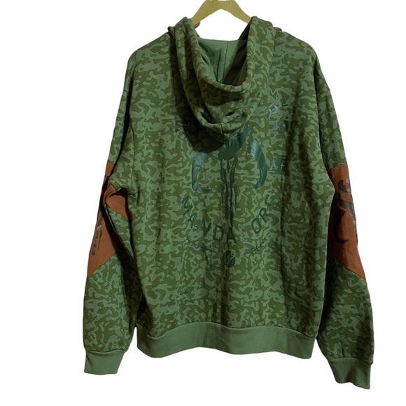 NWT Star Wars Mandalorian Hoodie Sz L, get this outta my closet, I hate StarWars - Picture 2 of 6